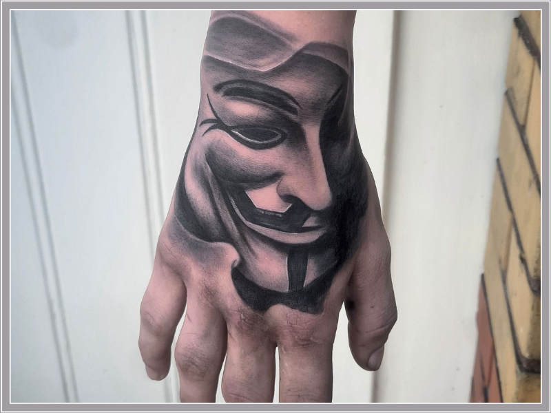 hand tattoo