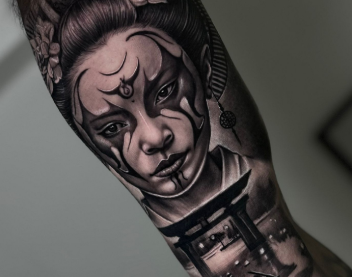 vrouwen gezicht tattoo