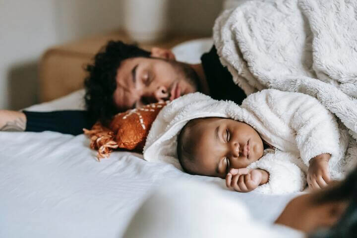 slapen baby 6 maanden slapen baby en vader