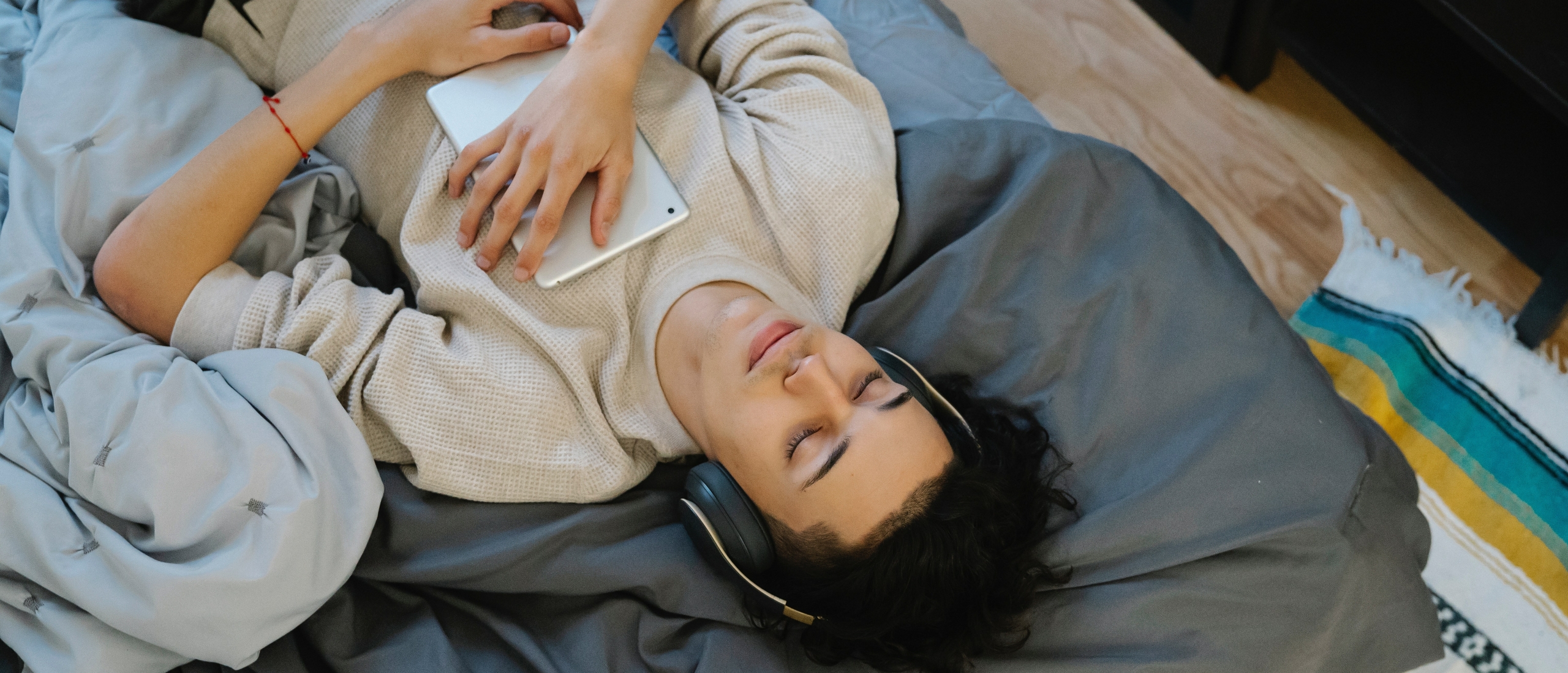 Slapen met muziek | val je hierdoor sneller in slaap?