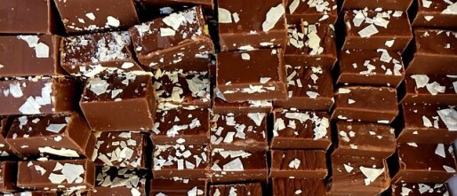 Mijn favoriete koolhydraatarme tussendoortje: Chocolade pindakaas cakejes