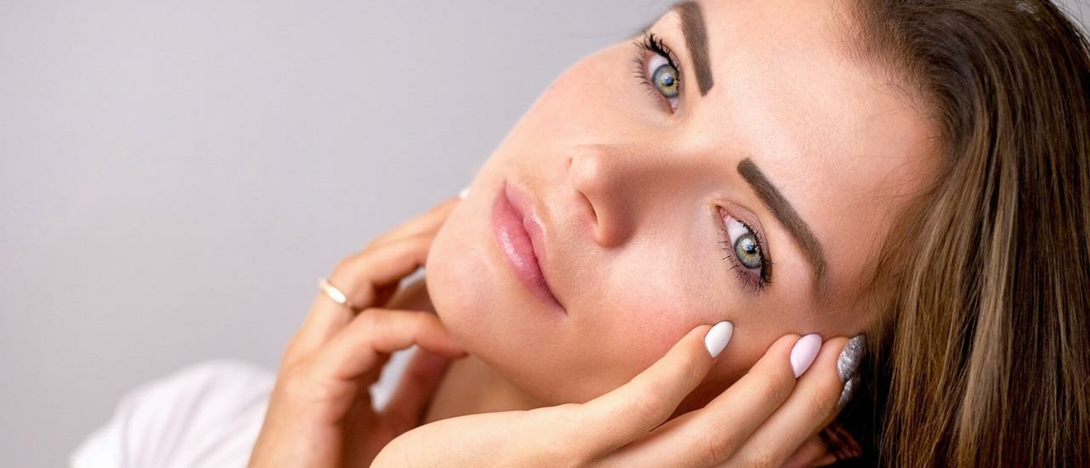 Wat zijn de mogelijke symptomen van een SOA bij vrouwen?