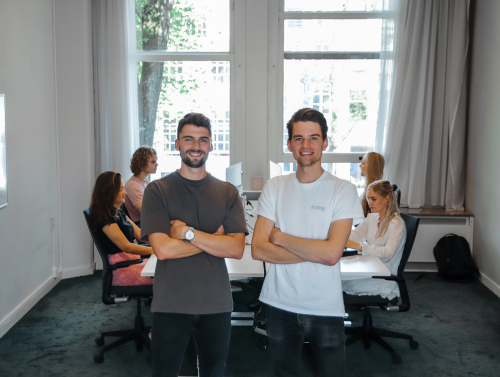 Alain en Mischa voor team