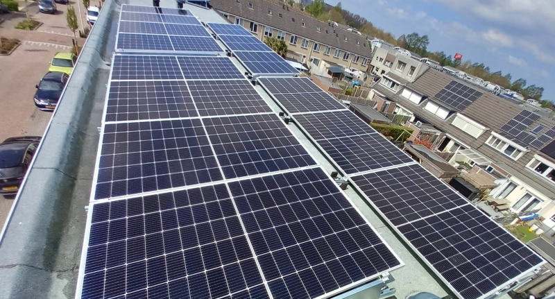 zonnepanelen op plat dak door Solar Systems Sliedrecht