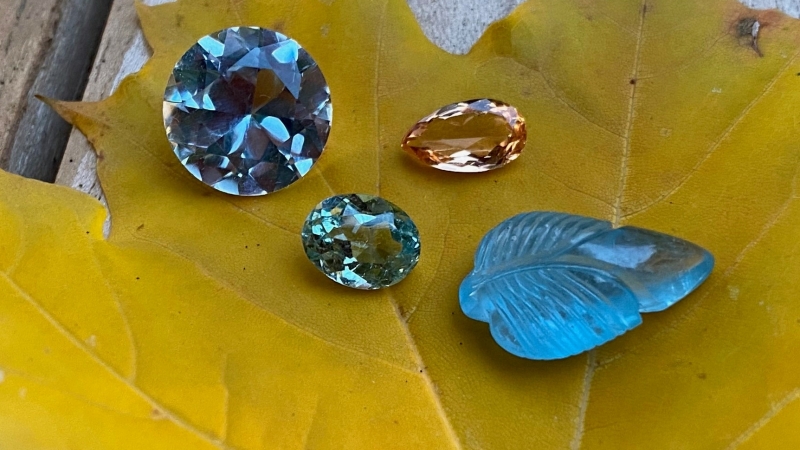 colours of topaz