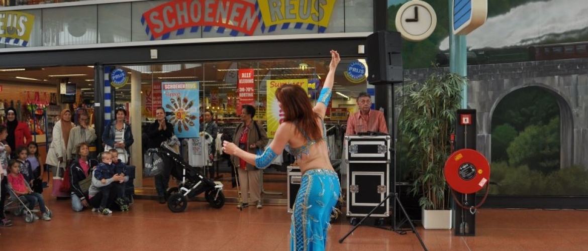 Buikdansen op de liederen van Oum Kalthoum