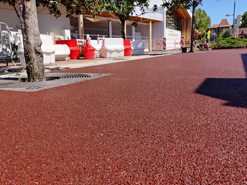 Red coloured asphalt PEP Red