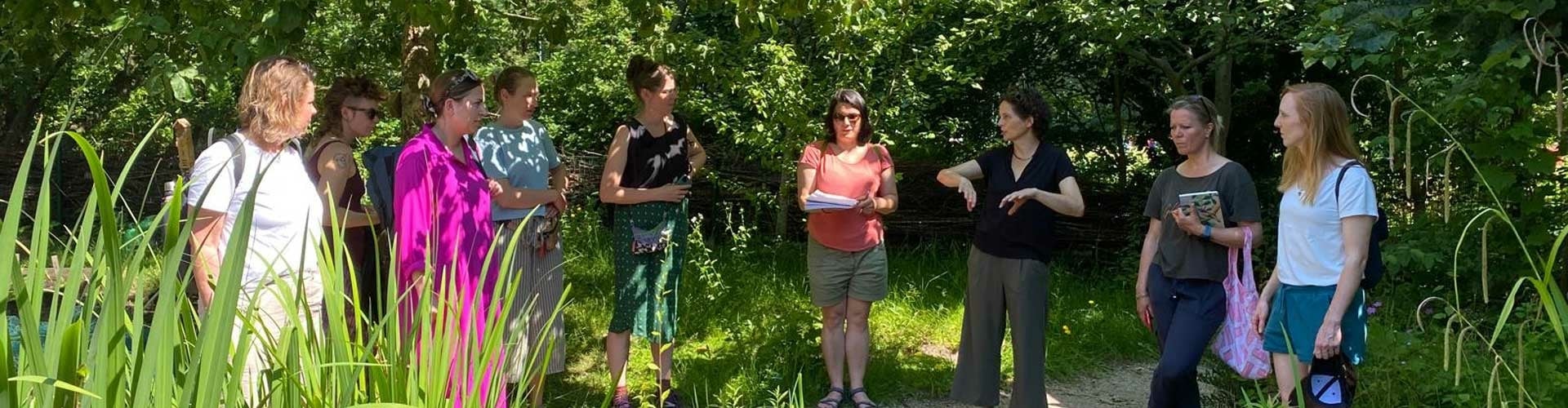 buiten leren over ontwerpen van een groen schoolplein