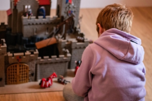 Speltherapie Voorthuizen spelen met kasteel Speltherapie Voorthuizen spelen met kasteel