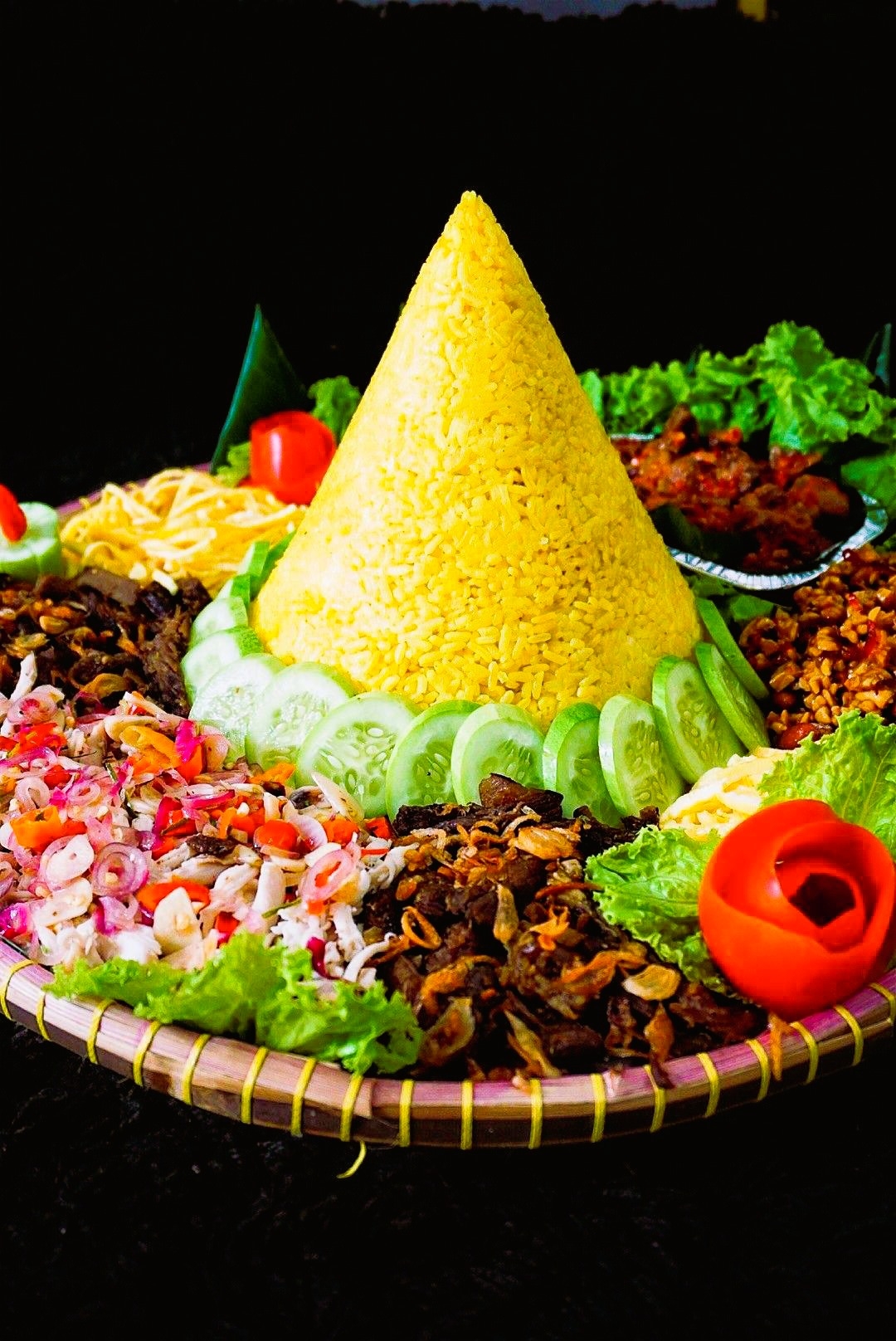 Tumpeng - de gele rijstkegel bij een Javaanse slametan