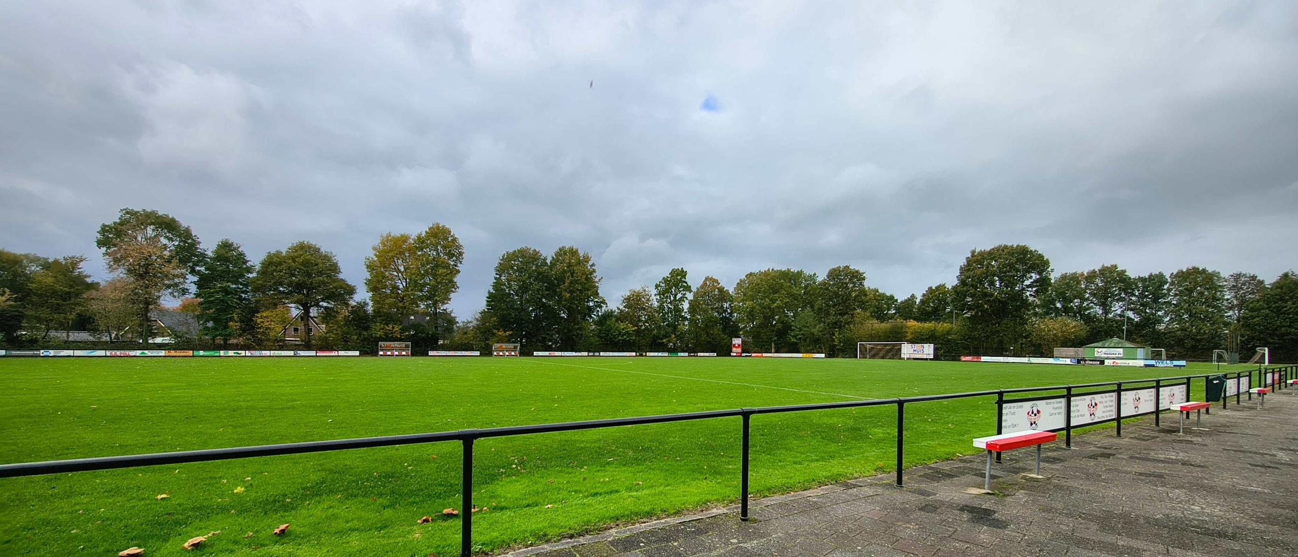 Wij hebben VV Niekerk voorzien van een vaste muziek- en omroepinstallatie