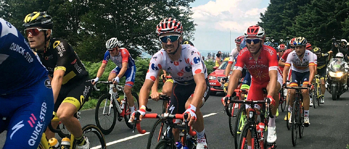 Bolletjes trui bij de Tour de France: wat betekent dit Witte trui bij de Tour de France: wat betekent dit? Wanneer