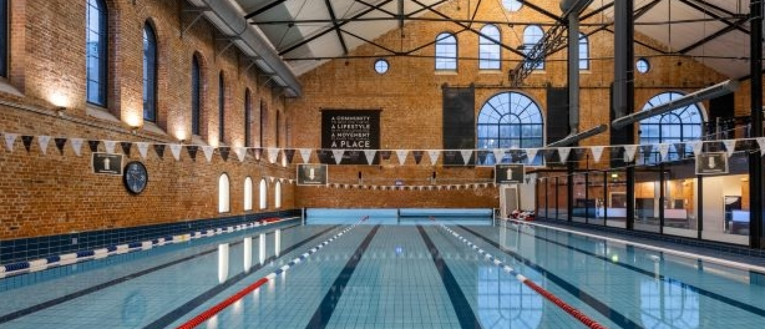Zwemmen in een voormalige gasfabriek