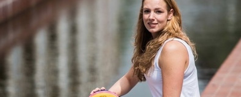 Waterpoloster Joanne Koenders denkt verder: “Topsporter ben je niet je hele leven”