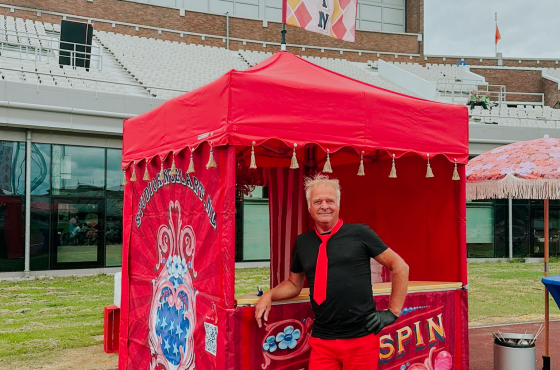 rode suikerspin tent Olympische Zuid Spelen in het Olympisch Stadion Amsterdam