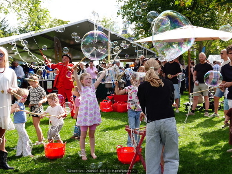 zeepbellen op Akoestival woerden  foto door Hans Pieters