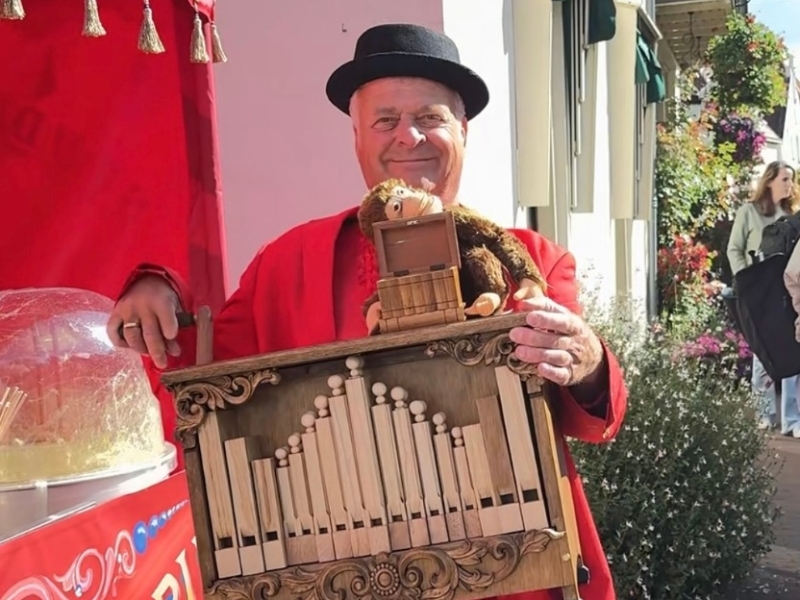 het buikorgel op de rommelmarkt in Hattem