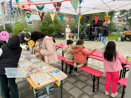 Wij creëren belevingen waarin kinderen spelen, ouders ontspannen en organisatoren volledig worden ontzorgd.