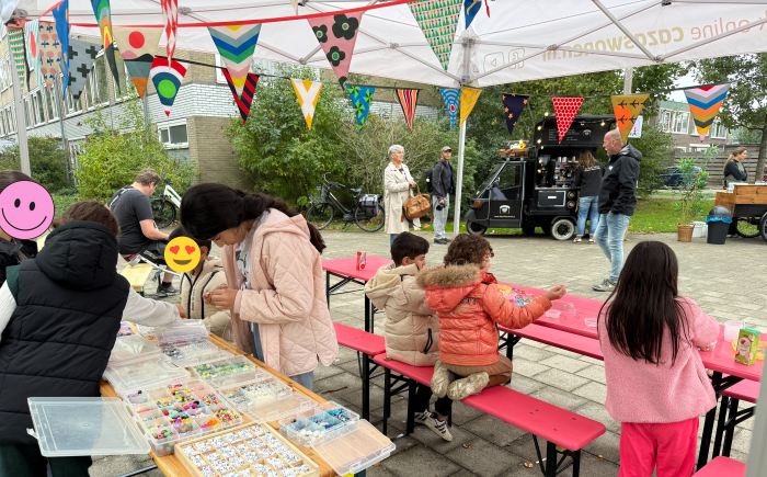 Wij creëren belevingen waarin kinderen spelen, ouders ontspannen en organisatoren volledig worden ontzorgd.