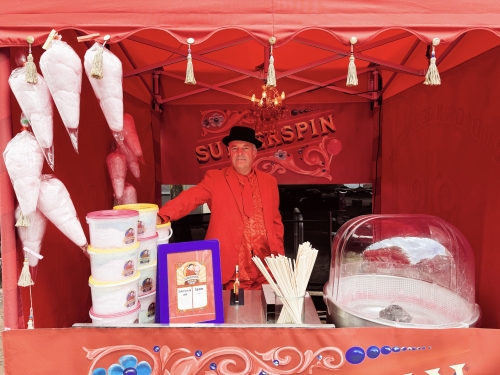 suikerspin kraam rood