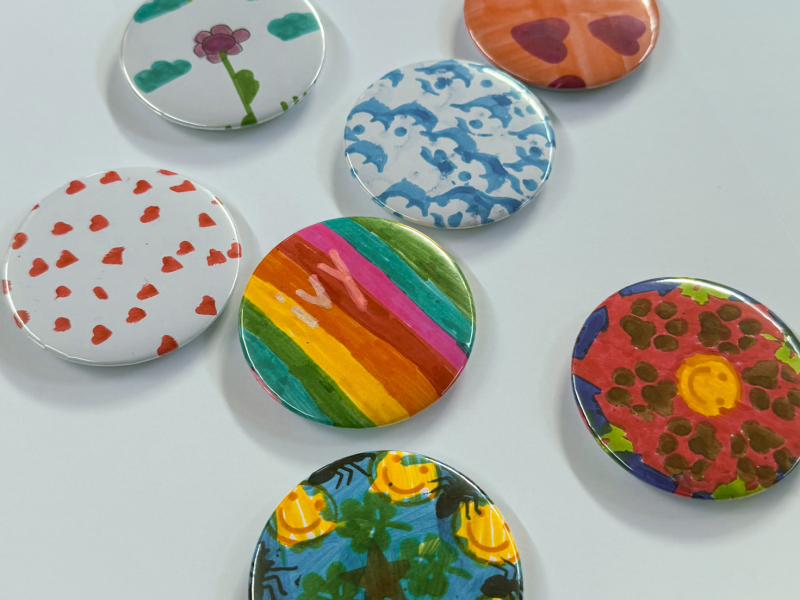 Buttons maken kinderactiviteiten evenement