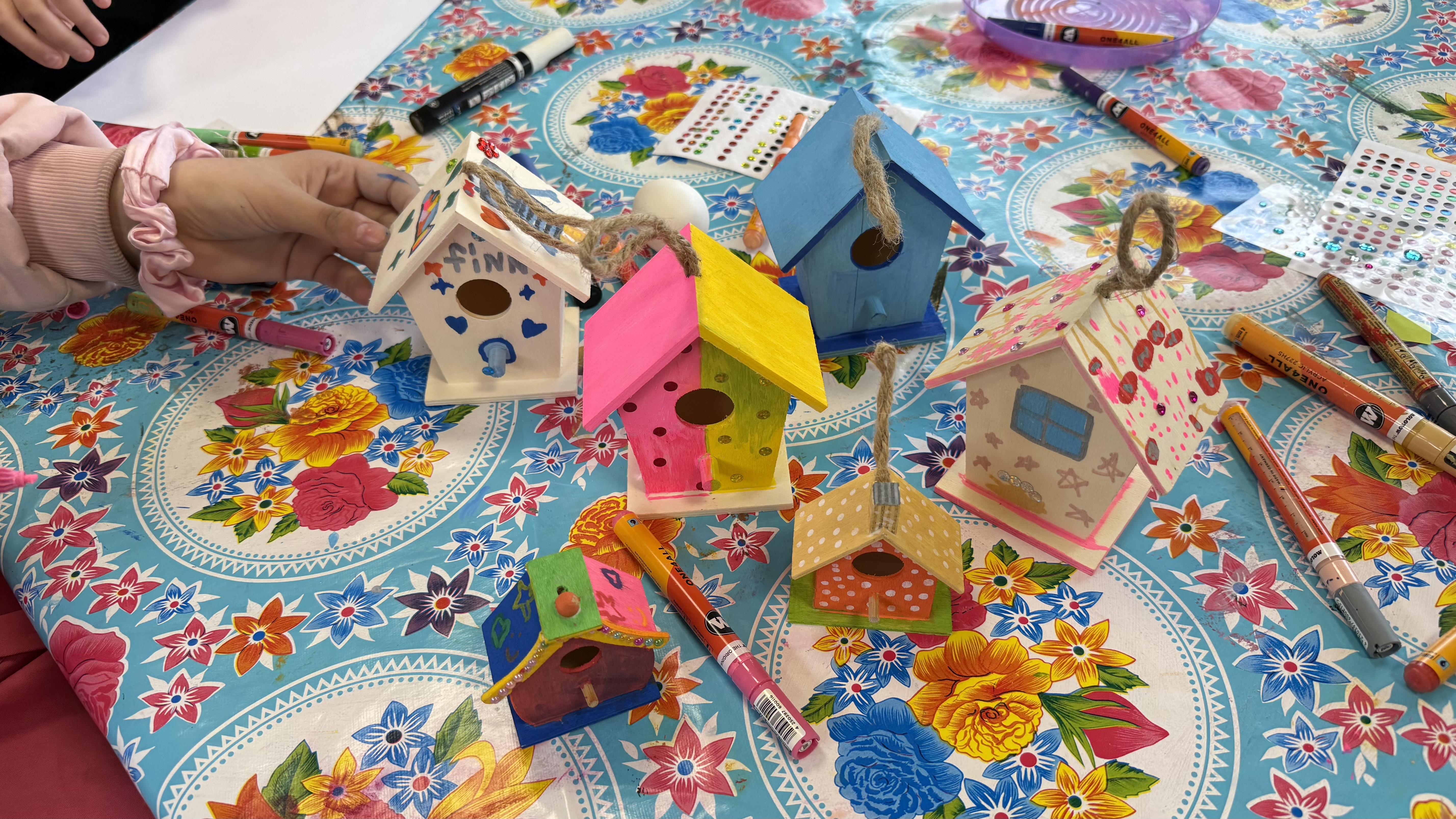 Mini Vogelhuisjes Versieren het resultaat van de kinderen