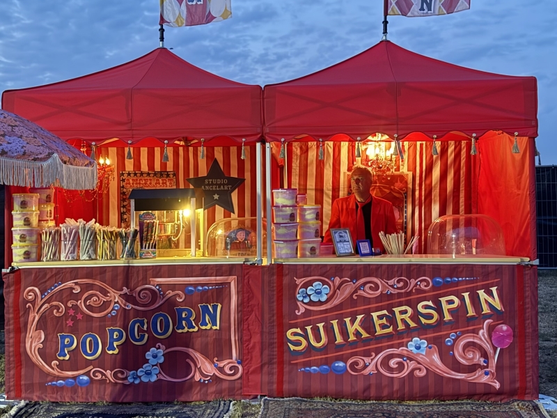 Suikerspin kraam huren voor festivals en dorpsfeesten Huren van suikerspin kraam voor festivals en dorpsfeesten