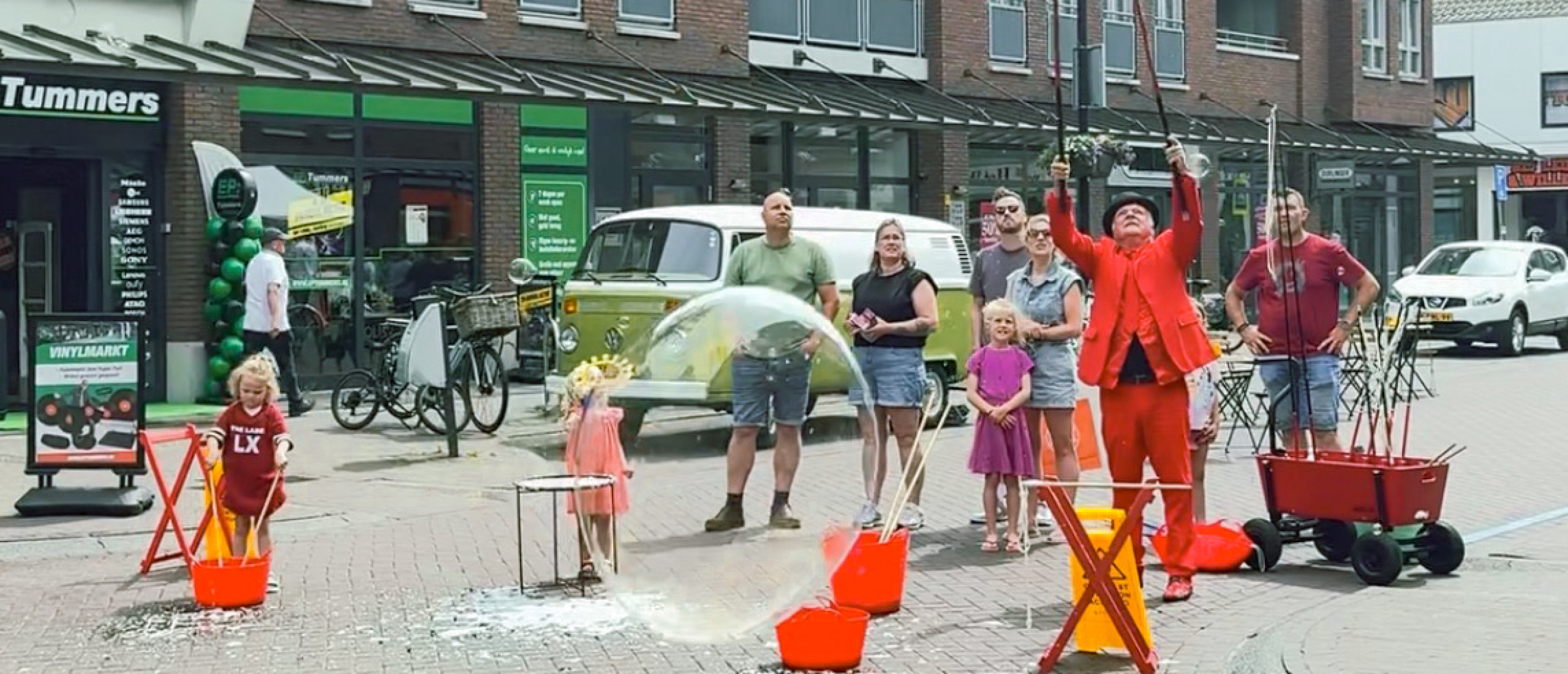 Reuze Zeepbellen Show boeken? Dé publiekstrekker voor festivals en evenementen