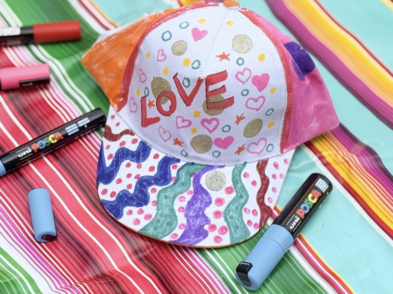 Petjes pimpen Creatieve kinderactiviteit Ontwerp je eigen pet