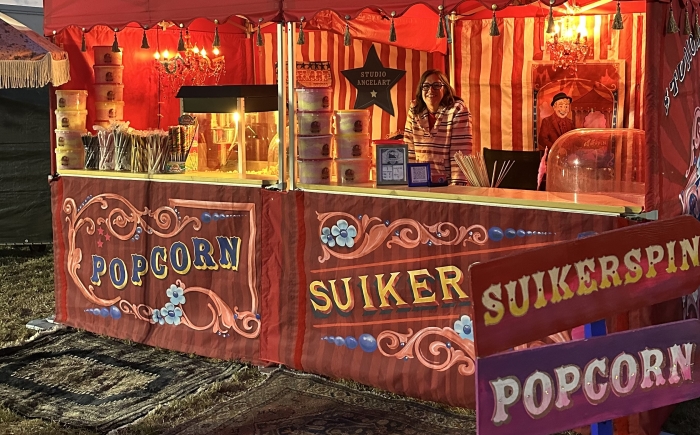 rode popcorntent popcorntent in de avond