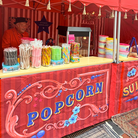 Popcorn kraam op festival