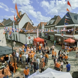 oranje suikerspinnen op oranje evenement