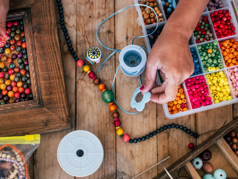 Maak je eigen vriendschapsarmbandjes tijdens deze leuke kinder workshop!