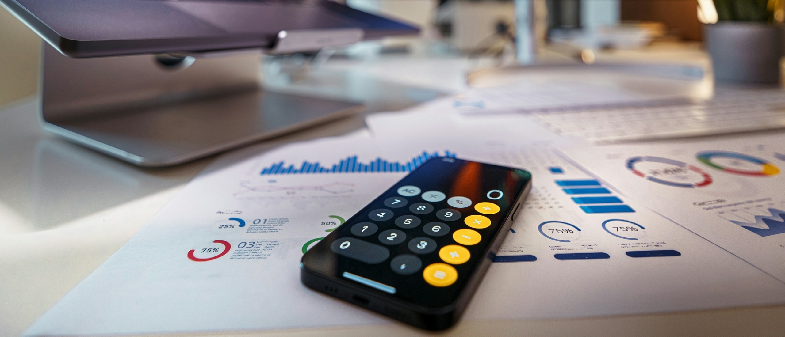 Prijs-winstverhouding (P/E): Hoe deze ratio je beleggingsbeslissingen verbetert Prijs-winstverhouding (P/E): Hoe deze ratio je beleggingsbeslissingen verbetert