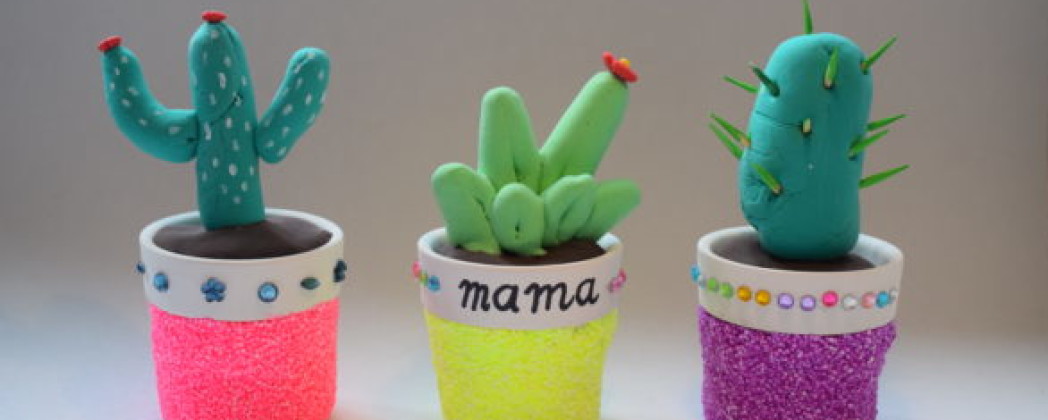 Wonderlijk knutselen voor moederdag, sieradencactussen van klei QX-02