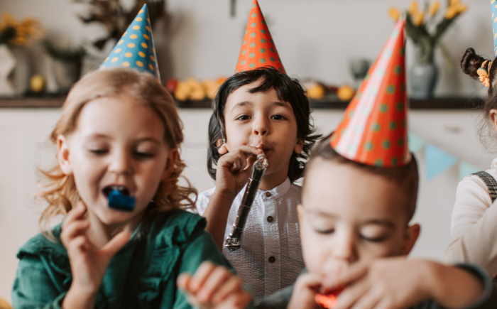 Hoeveel kinderen nodig je uit op het kinderfeestje voor kinderen van 5 jaar?