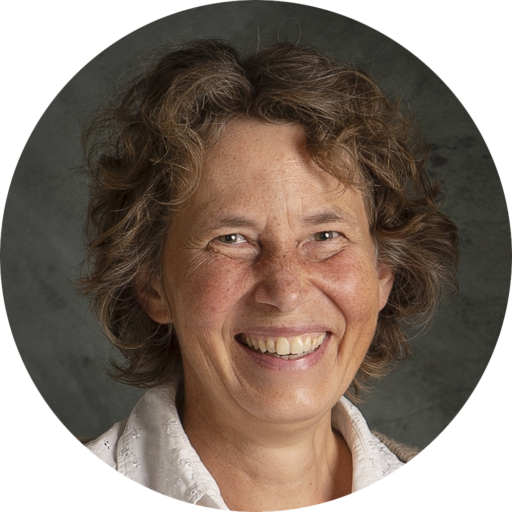 Margit met donkere achtergrond null