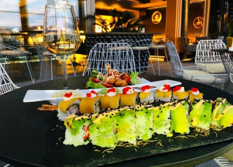 In de Posh Lounge serveren ze heerlijke Sushi en Cocktails. Het is een van de meest luxe uitgaansgelegenheden in Durres.