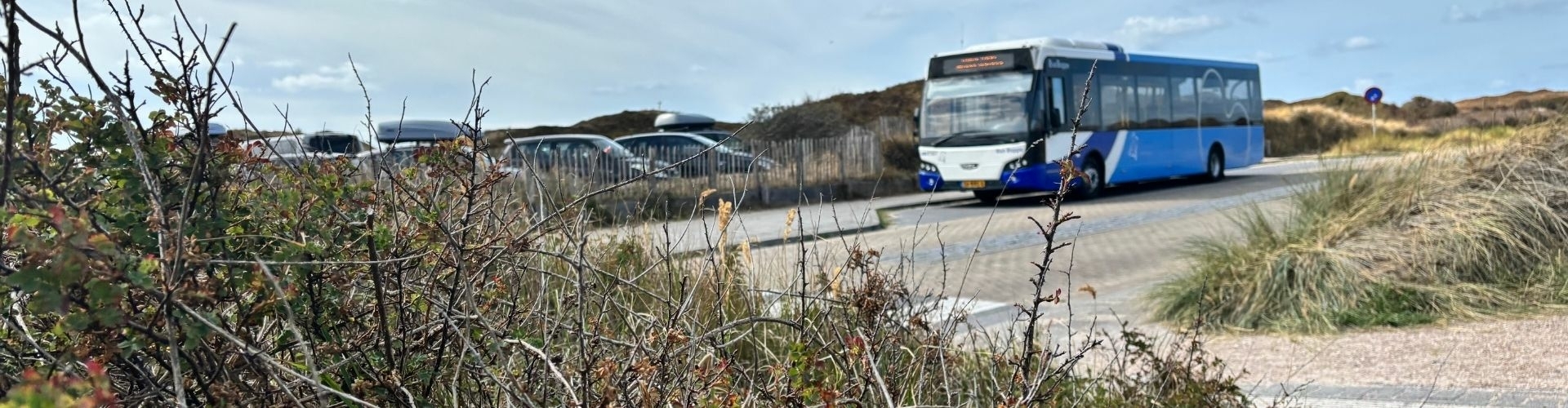 Busvervoer op Texel – groepsvervoer met bus Bus van Texeltours voor groepsvervoer door de duinen op Texel