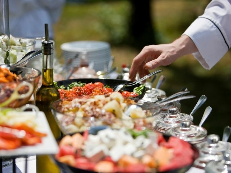 Buffet lunch of diner als onderdeel van een solex groepsuitje op Texel