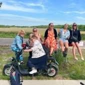 Groep op e-chopper Texel