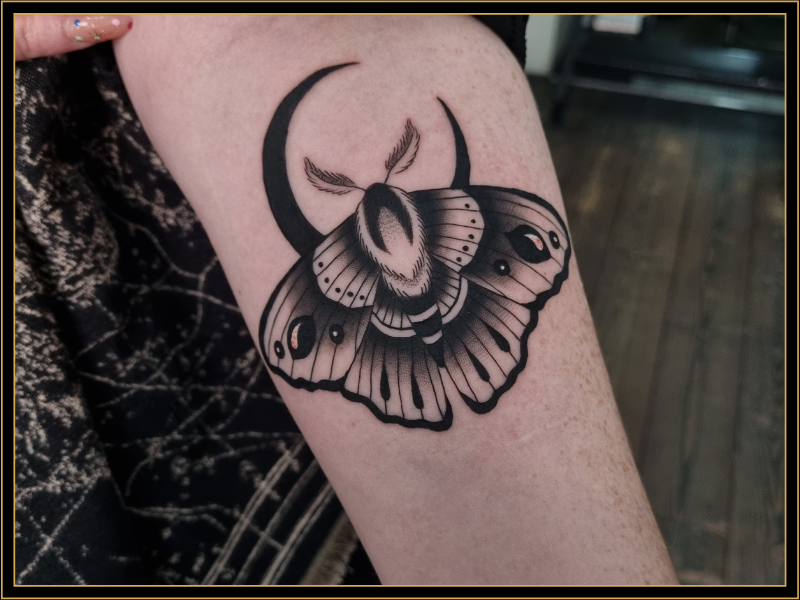 mot blackwork tattoo dordrecht