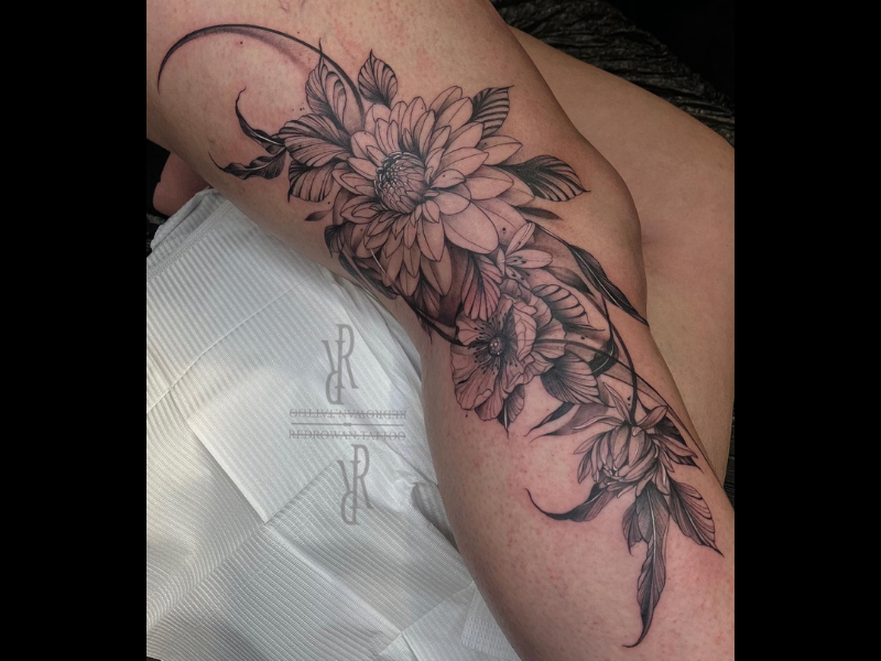 fine line tattoo bloemen op been