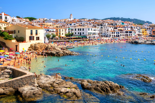 beautiful-blue-water-luxury-resort-on-the-beach-catalonia-barcelona-spain