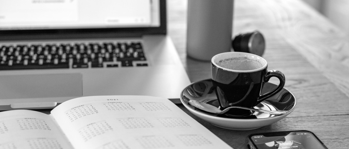 Klanten via social media? Stop met pitchen aan een koud publiek