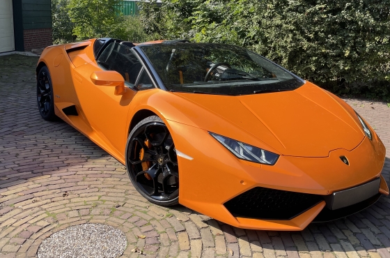 Lamborghini Huracán Spyder interieur herstel in Alkmaar – exclusieve supercar interieur detailing, stuurreparatie, herstel van krassen in deurpanelen en stoelslijtage. Uitgevoerd door The Polish Company, specialist in luxe auto’s Noord-Holland