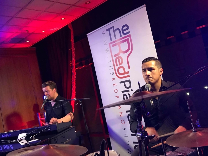 theredpianoshowboeken