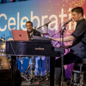 theredpianoshowboeken