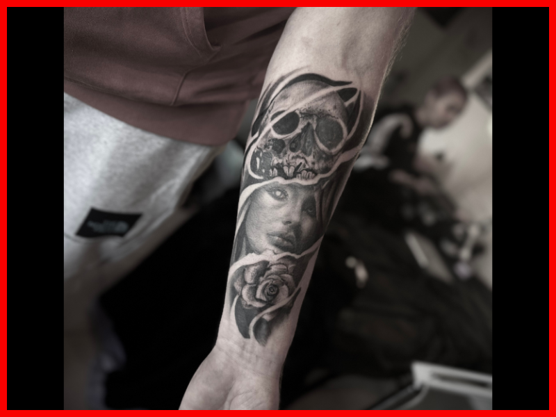 realisme tattoo vrouw en skull