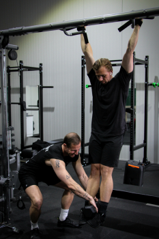 Professionele ondersteuning, 1 op 1 uitleg van de oefeningen en motiverende sfeer bij Thor Athletics Gym Leeuwarden